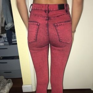 Red washed out highwaisted jeans